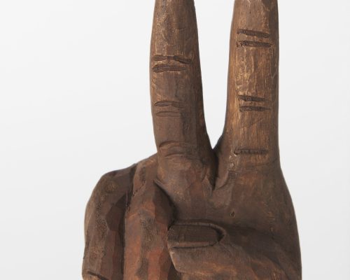 Mercana Pacem 4L x 4W Natural Wooden Carved Peace Sign Hand - Image 11