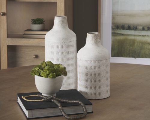 Mercana Tisha White W/ Terracotta Distressing Metal Vase
