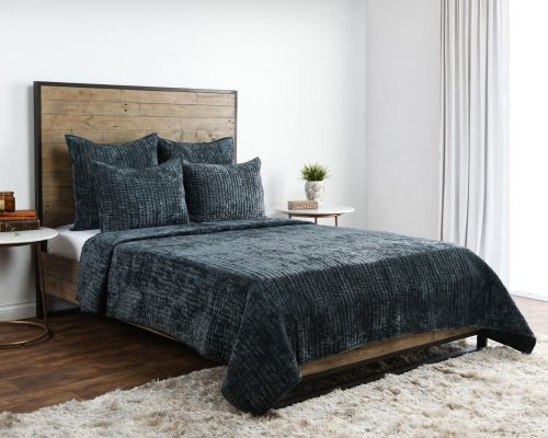 Classic Home Bari Velvet Queen Quilt