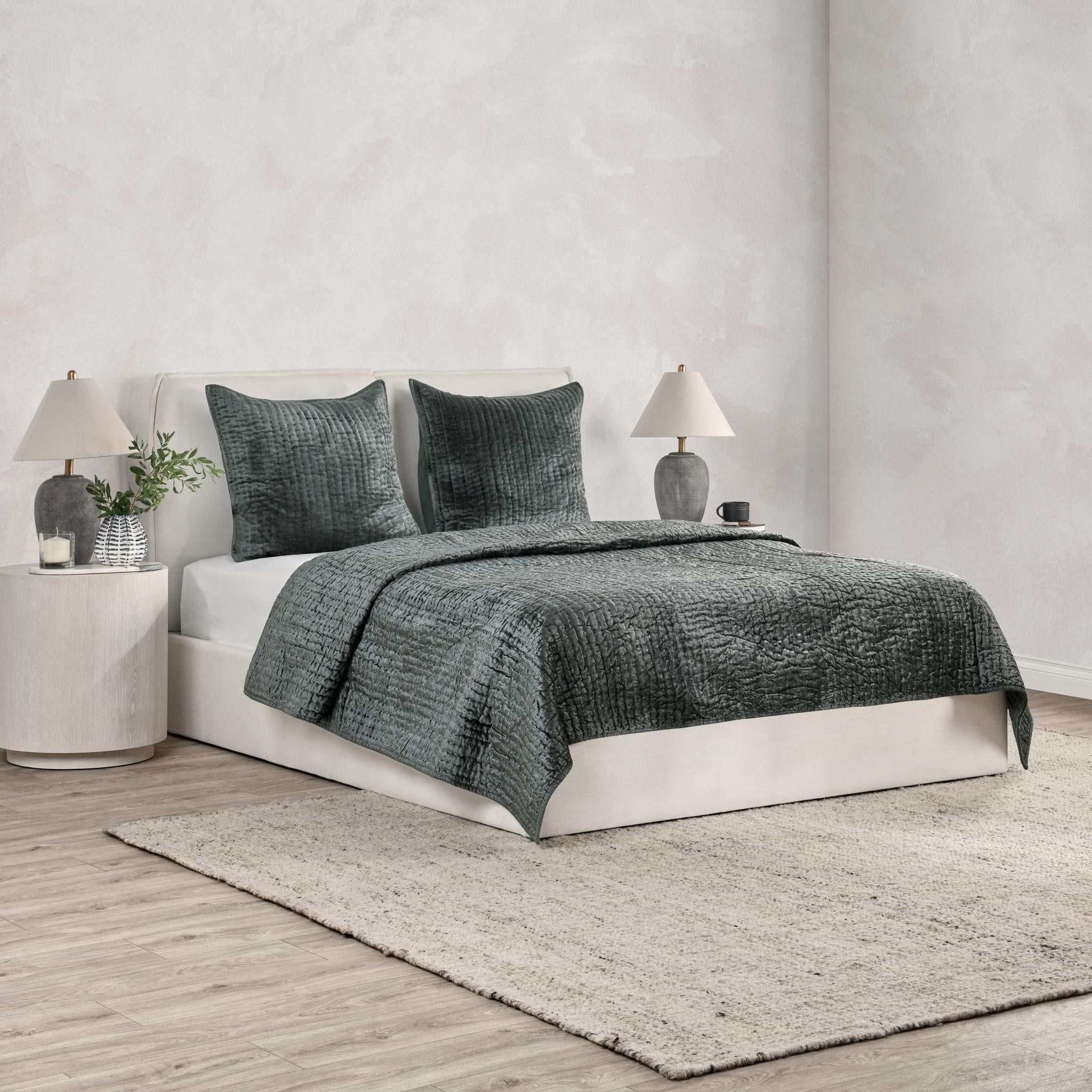 Classic Home Bari Velvet Quilt Set - Image 10