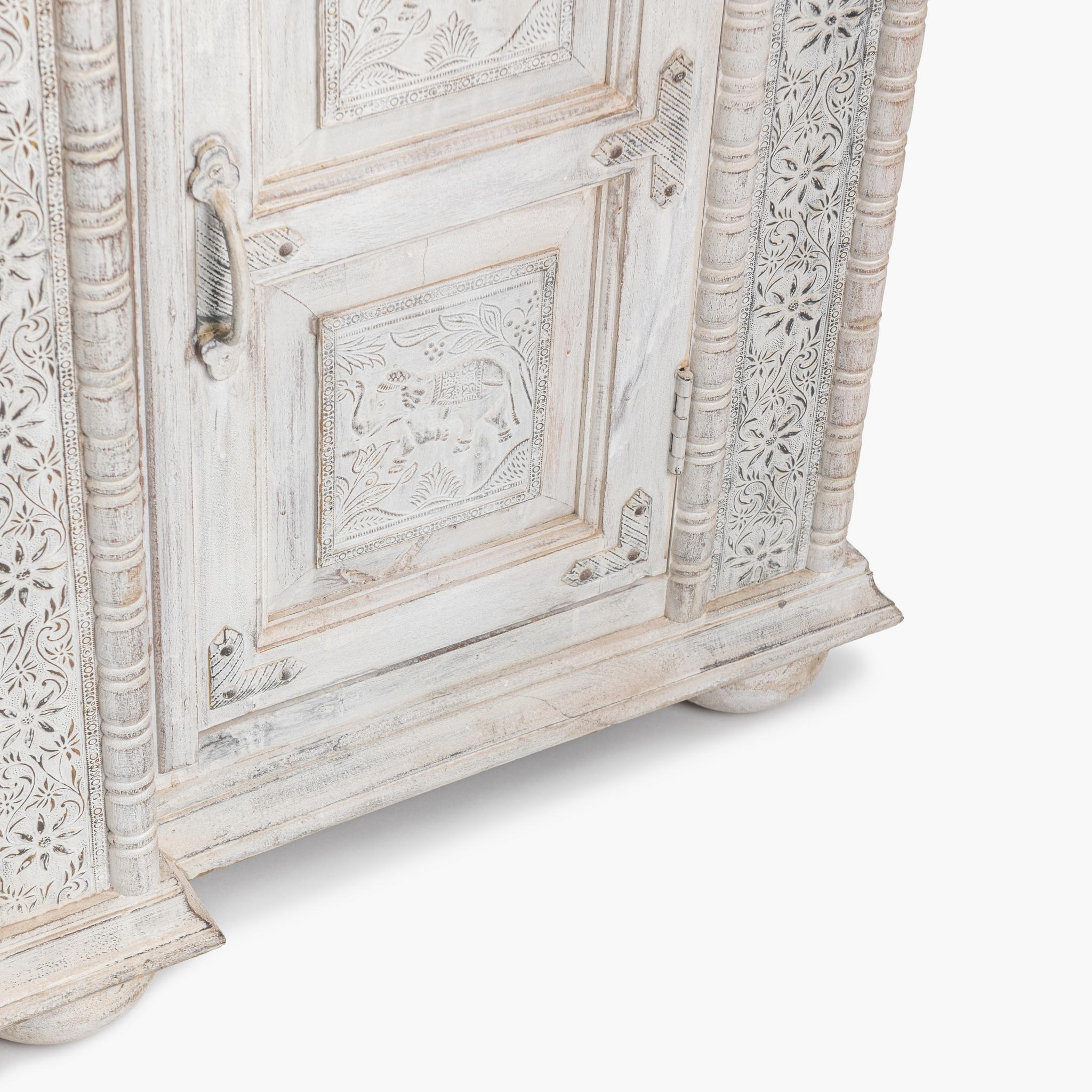 Classic Home Arish 4 Door Breakfront Cabinet Heritage Cream - Image 5
