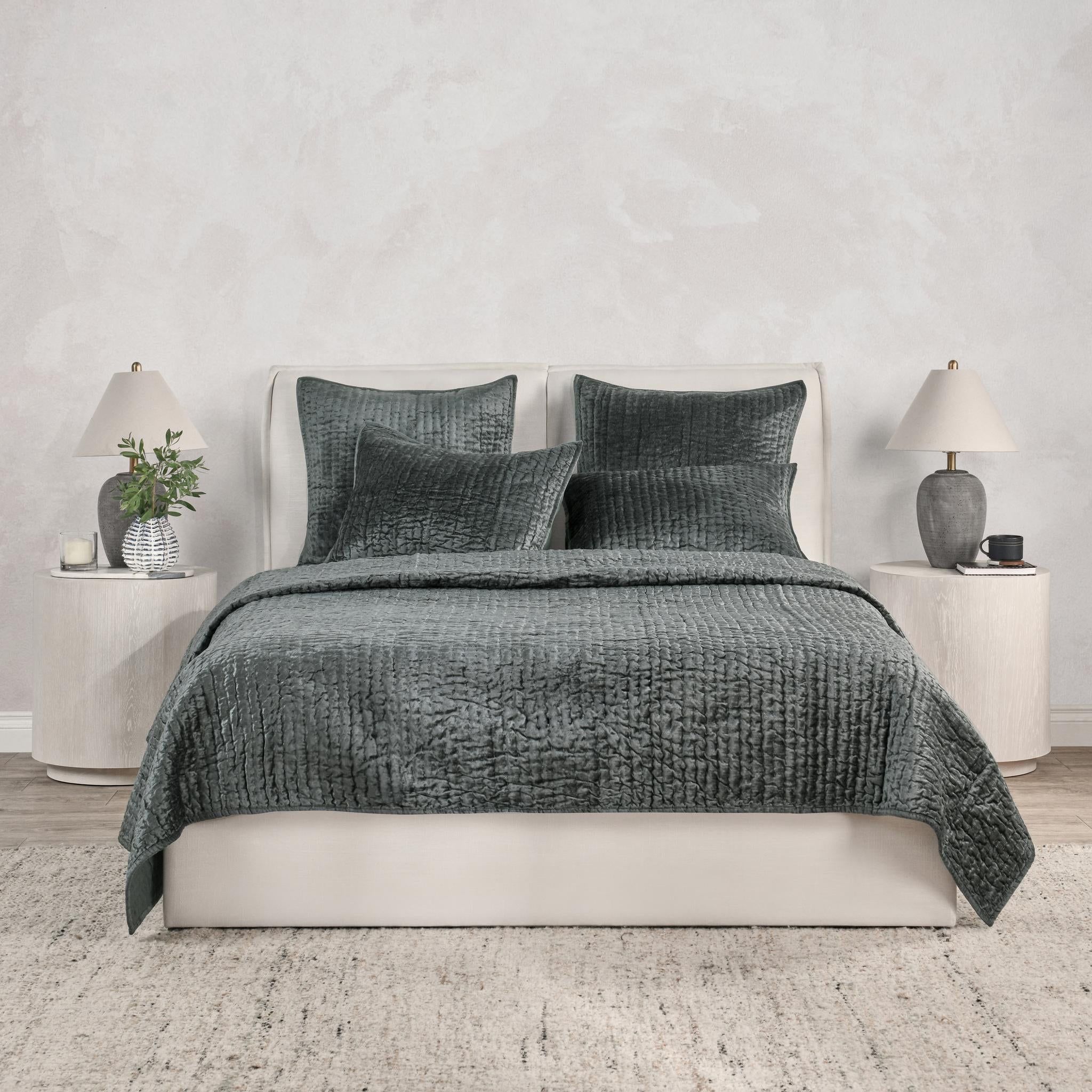 Classic Home Bari Velvet Quilt Set - Image 8