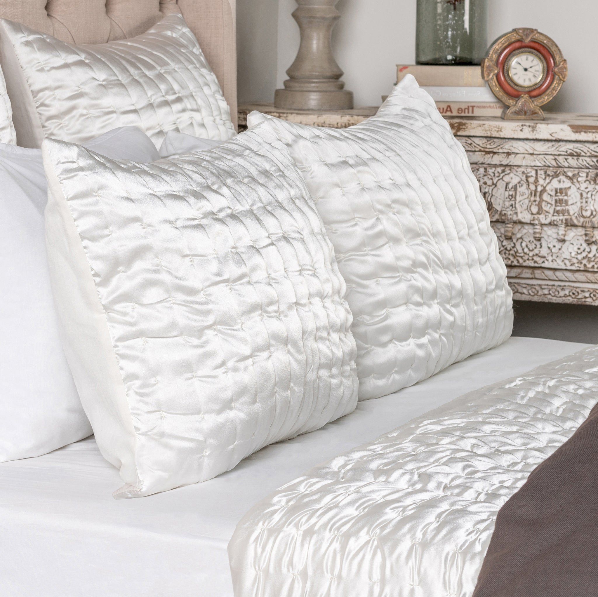 Classic Home Aura Quilt Ivory