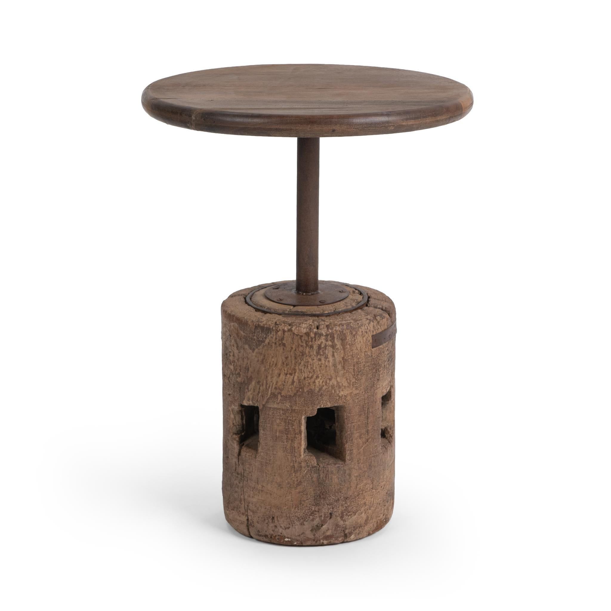 Classic Home Amira Round Accent Table Dark Brown